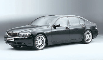 BMW가 내년 4월 7시리즈로 만든 수소차를 세계 최초로 출시한다고 밝혔다. 7시리즈 최고급형인 BMW760Li. 동아일보 자료 사진
