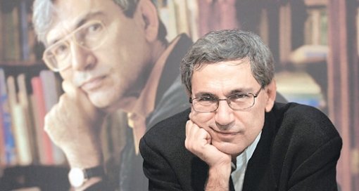 올 노벨문학상 수상자로 결정된 터키 소설가 오르한 파무크 씨. 그는 동양과 서양, 이슬람근본주의와 세속주의, 신과 인간 등의 문화적 충돌구도와 그 소통방식을 모색했다는 평가를 받았다. 연합뉴스