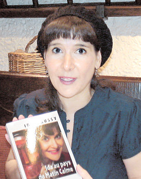 최근 프랑스에서 한국 체험담을 담은 저서 ‘조용한 아침의 나라의 이다’를 출간한 방송인 이다 도시 씨. 파리=연합뉴스