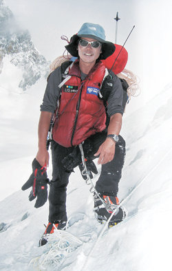 7월 히말라야 가셔브롬 등반길의 오희준 씨. 그는 올 한 해에만 히말라야 8000m 이상의 4개 고봉을 연달아 올랐다. 이로써 그는 8000m 10개봉 등정에 성공했다.동아일보 자료 사진