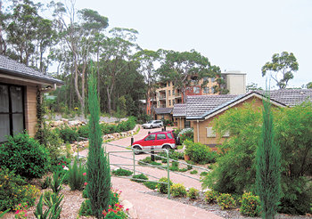 단독주택과 아파트가 조화를 이루고 있는 호주 시드니의 재림교단 은퇴자 마을 전경. 시드니=정동우 사회복지전문기자