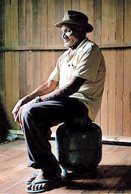 ‘고무병사’로 강제 징집돼 평생을 살아온 알시디누 두스 산투스 씨. 브라질 아마존 유역의 아크리 지역에 살고 있는 그에게 고향으로 돌아갈 희망은 가물가물하다. 사진 출처 인터내셔널헤럴드트리뷴