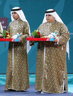 메달수상 진행요원(출처:아시안게임 공식 홈피)