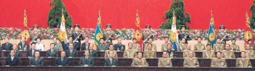 김정일 최고사령관 추대 15돌 보고대회 23일 평양에서는 김정일 국방위원장의 군 최고사령관 추대 15돌(12월 24일)을 맞이해 경축 중앙보고대회가 열렸다. 연합뉴스