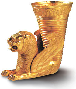 10월부터 2008년 3월까지 열리는 ‘페르시아 문명 7000년전’에 전시 될 고대 페르시아의 황금술잔.