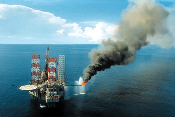 SK㈜는 국내 민간기업 가운데 가장 활발하게 해외 자원 개발에 나선 회사다. SK㈜가 지분 참여해서 원유를 생산하고 있는 베트남 15-1 광구 전경. 사진 제공 SK㈜