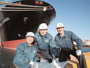 시의 적절한 연구개발과 신속한 설계, 효율적인 생산 공정은 현대중공업이 세계 1등 조선소의 명성을 유지하는 비결이다. 사진 제공 현대중공업