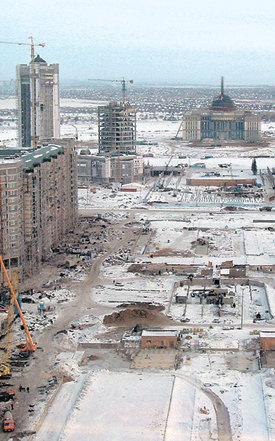 카자흐스탄의 새 수도인 아스타나의 건설 현장. 신도시 건설이 본격화되면서 ‘건설 붐’이 일어나 쿠아트 같은 고려인 건설업체들이 급성장하는 발판이 됐다. 사진 제공 카자흐스탄고려인협회