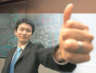 한국전력 신입사원인 강인석 씨는 인턴십, 아르바이트, 자격증, 공모전, 봉사활동 등 다양한 활동을 하며 취업에 대비했다. 변영욱 기자