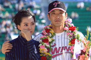 탤런트 유혜정(왼쪽)씨와 프로야구 LG트윈스 출신의 서용빈씨. 동아일보 자료사진