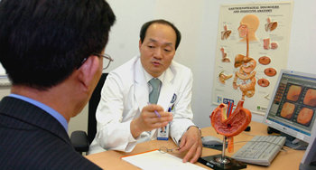 수술 건수가 많다고 반드시 좋은 병원이라고 할 수는 없지만 수술 건수가 많은 병원일수록 수술 후 생존율이 높다. 사진 제공 세브란스병원