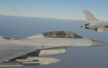 사고난 KF-16기. 자료사진 동아일보