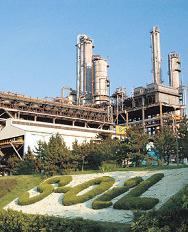 고부가가치 석유제품을 생산 수출하는 에쓰오일 온산공장.