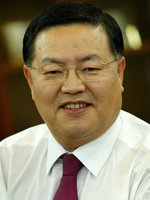 박해춘 전 LG카드 사장이 진통 끝에 신임 우리은행장으로 공식 선임됐다. 자료사진 동아일보