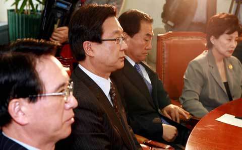 침통한 한나라당 지도부[연합뉴스]