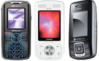 30일 이후부터 특정 휴대전화에 붙는 보조금이 생긴다. 왼쪽부터 추가 보조금 3만 원이 지원되는 VK X100(SK텔레콤)과 EV-KD350(KTF), 추가 보조금 5만 원을 받을 수 있는 LG-LB1700(LG텔레콤).