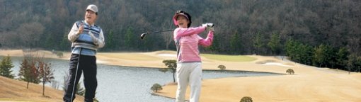 평균수명이 길어지면서 노후 준비에 대한 관심도 그만큼 커지고 있다. 윤택한 노후를 보내려면 돈 뿐만 아니라 건강과 친구, 취미 등에 대해서도 좀 더 정교하게 대처해야 한다. 보험회사들은 최근 이런 주제를 담은 마케팅을 강화하고 있다. 동아일보 자료 사진