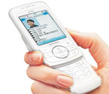 2004년 시작돼 큰 성과를 거두고 있는 SK텔레콤의 휴대전화를 이용한 미아찾기. 사진 제공 SK텔레콤