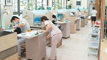 치과그룹 도쿠신카이는 일본과 중국 등지에서 연간 70여만 명의 환자를 진료하고 있다. 도쿄 도 다치카와 시에 있는 진료소 내부. 천광암 기자