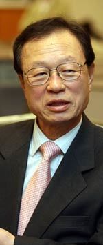 이명박 전 서울시장의 선거대책위원장을 맡고 있는 박희태 전 국회부의장. 동아일보 자료 사진·연합뉴스