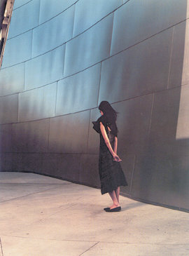 변순철 씨가 찍은 ‘진태옥 사진집’에 실린 한 작품. 인물의 얼굴을 잘 드러내지 않는 작가의 심리를 엿볼 수 있다. 사진 제공 신수진 씨