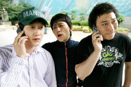 KBS2 ‘개그 콘서트’의 한 코너 ‘내 인생에 내기 걸었네’ 출연진들. 왼쪽부터 김형사 역의 김원효, 의뢰인 역 이강섭(27), 범인 역 곽한구(25). 전영한 기자 scoopjyh@donga.com