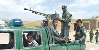 알자지라 방송은 22일 아프가니스탄군과 다국적군이 이날 탈레반에 납치된 한국인들이 억류되어 있는 카라바그 지역을 포위하기 위해 부대를 이동했다는 뉴스와 함께 사진의 장면을 보도했다. 그러나 이 장면이 22일 진행된 상황인지 자료화면인지는 즉각 확인되지 않았다. 사진 출처 알자지라 홈페이지