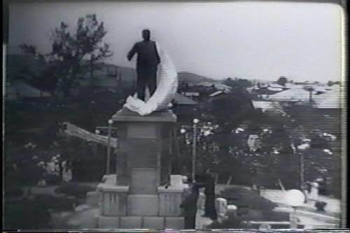 1947년 11월 3일 평남 강동군 승호리에서 동상 제막식[동아일보]