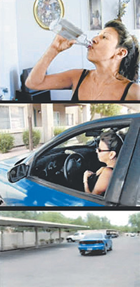최근 방영된 미국의 리얼리티 프로그램 ‘개입’의 장면들. ‘팜’이라는 이름의 여성이 보드카를 병째 마신 뒤 자신의 승용차를 몰고 위험하게 질주하고 있다. 사진 출처 뉴욕타임스 인터넷판