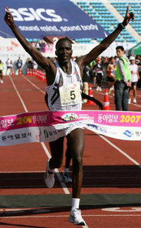 2007 경주 국제 마라톤 우승한 에드윈 코멘. (경주=전영한 기자)