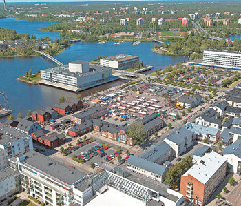 숲과 바다가 어우러진 오울루의 전경. 핀란드 북부에 있는 오울루는 기업들에 대해 적극적인 지원정책을 펴면서 첨단 기업도시로 발전해 북부지역 전체의 성장을 주도하고 있다. 사진 제공 오울루 시
