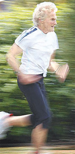 셜리 피터슨 할머니의 훈련 모습. 사진 출처 The Press 홈페이지