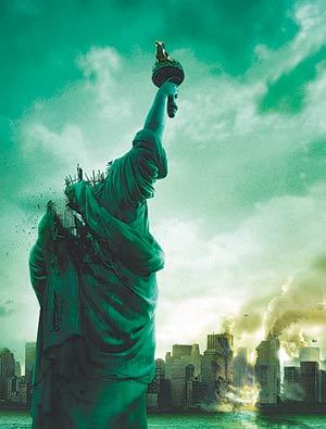 캠코더로 찍은 듯한 화면을 통해 뉴욕에 괴물이 출현한 상황을 체험하게 만드는 영화 ‘클로버필드’. 사진 제공 CJ엔터테인먼트