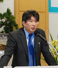 인사말하는 이원흥 원장