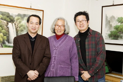 ‘제1회 대한민국 인터넷 미술대전’ 수상작가. (좌로부터)대상 서재흥, 최우수상 김영근, 우수상 김정호 작가