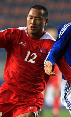 북한의 간판 공격수로 활약하고 있는 정대세. 그는 동아시아축구 일본과의 1차전에서 선제골을 터뜨리며 이름값을 했다. 충칭=연합뉴스