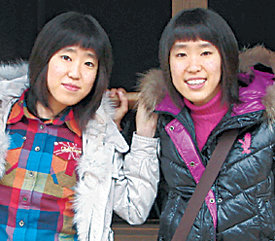 포스텍 생명과학과에 나란히 입학하는 언니 신아름(오른쪽), 동생 다은 자매. 사진 제공 포스텍
