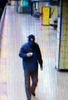 사건 당일인 26일 오후 지하철 대화역에서 폐쇄회로(CC)TV에 잡힌 용의자 모습. 사진 제공 경찰청