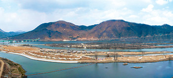 전 세계 캠핑 동호인의 축제가 열리는 경기 가평군 자라섬 전경. 7월 25일 개막한다. 사진 제공 가평군