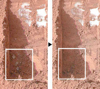 미국항공우주국(NASA)의 화성 탐사로봇 피닉스호가 촬영한 화성 표면의 모습. 15일 찍은 사진(왼쪽)의 흰 테두리 안에는 흰색 물질이 보이지만 사흘 뒤인 18일 같은 장소를 촬영한 사진(오른쪽)에서는 보이지 않는다. NASA는 이 물질이 얼음으로 확인됐으며 녹아서 사라진 것이라고 밝혔다. 로이터 연합뉴스