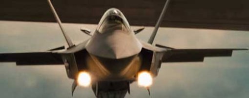 차세대 전투기 F-35가 등장한 영화 ‘다이하드4.0’중의 한 부분.