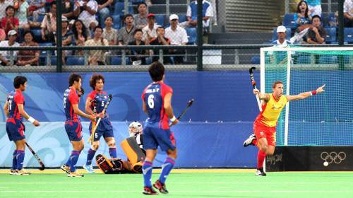 2008베이징올림픽이 계속된 19일 올림픽 그린 하키장에서 열린 남자하키 예선A조 한국-스페인전에서 한국대표팀이 스페인에 첫골을 내주고 있다. [연합]