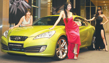 현대자동차는 13일부터 프리미엄 스포츠카 ‘제네시스 쿠페’를 판매한다고 12일 밝혔다. 사진 제공 현대자동차