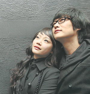 뮤지컬 ‘지킬 앤 하이드’에 출연하는 배우 김소현 씨(왼쪽)와 류정한 씨는 “우리가 2004년에 처음 출연해 뮤지컬 스타로 발돋움하게 된 작품”이라며 애정을 보였다. 박영대 기자
