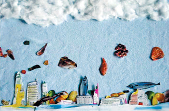 환경부 음식물 쓰레기 줄이기 공모전 손수제작물(UCC) 부문 대상을 수상한 ‘트래시 스노’의 한 장면. 먹다 남은 음식물 쓰레기들이 모여 하늘에서 내리고, 세상이 음식물 쓰레기로 가득 차게 된다는 내용이다. 사진 제공 환경부