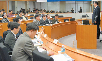 LG인화원이 지난달 29일로 개원 20주년을 맞았다. 20년간 이곳에서 교육받은 인원만 40만 명에 이른다. 지난해 실시된 신임 임원 교육 장면. 사진 제공 LG인화원