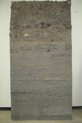 복원한 18∼20세기의 육조거리 토층.