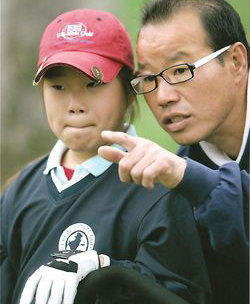 캐런 김 양(왼쪽)과 아버지 케이시 김 씨. 사진 제공 미주중앙일보