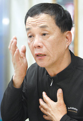 “부디 다음 세상에서는 남훈이가 좋은 곳에서 태어나 행복하게 살았으면 좋겠습니다.” 김남훈 경사의 49재를 하루 앞둔 8일 김 경사의 아버지 김권찬 씨가 아들을 그리워하는 마음은 절절하기만 했다. 홍진환 기자