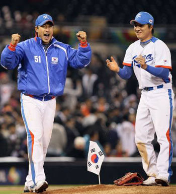 한국 야구는 적어도 대표급 게임에 있어서는 힘이나 기술면에서 일본을 완벽하게 따라잡은 것으로 평가 받는다 2000년대 초반까지만 해도 예상치 못한 결과다. 연합뉴스